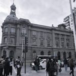 Salida a terreno: Estudiantes y equipo docente a plaza Colón y biblioteca regional de Antofagasta. (Observar, describir, analizar e interpretar)